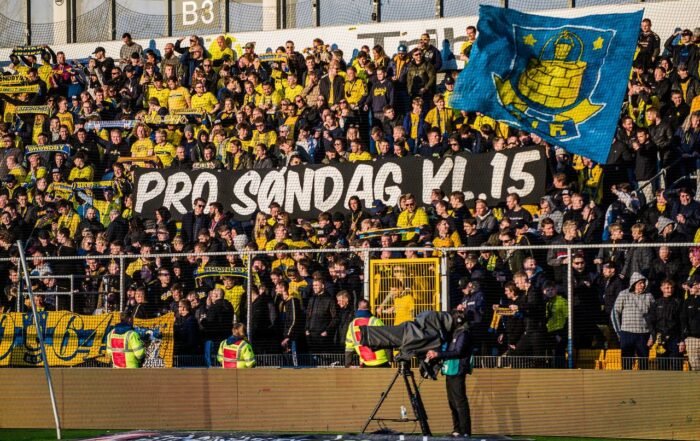 Protester imod kamptidspunkter - Sydsiden Brøndby